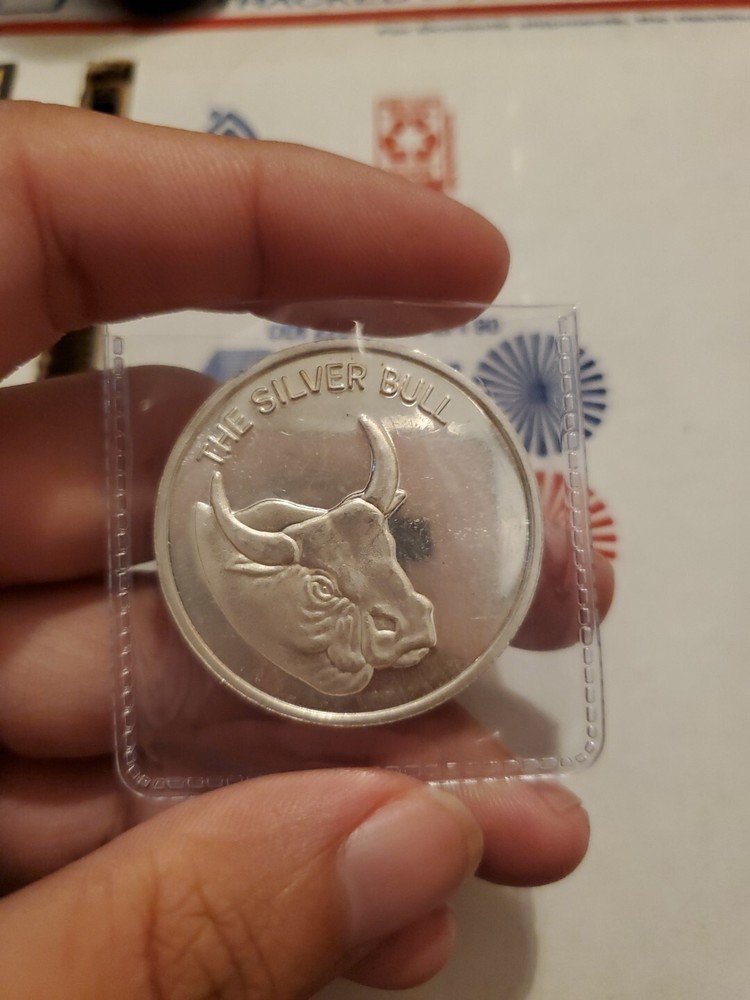 The Silver Bull Art Round 1 Oz Ounce .999 Fine Silver Vintage