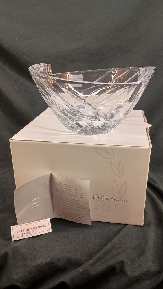 Lenox Ovations Hand Cut European Crystal Breezes 10 Inch Bowl