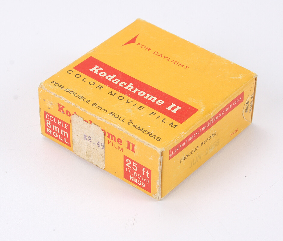 KODAK 8MM KODACHROME II DAYLIGHT DOUBLE ROLL, 25 FEET, JUNE 1968/187422