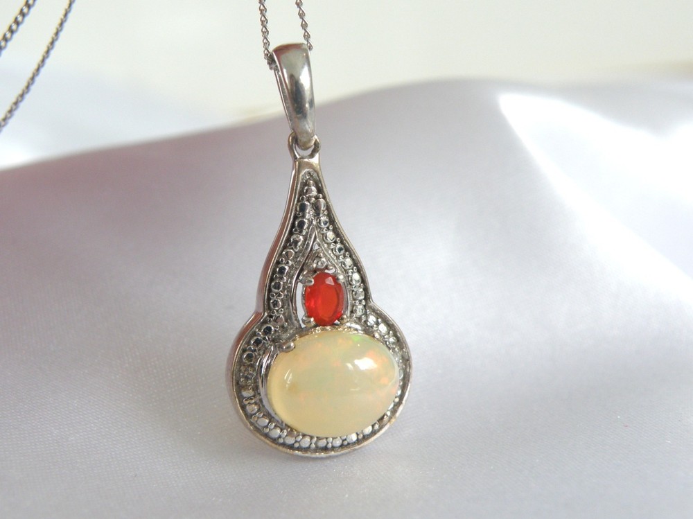 Vintage Sterling Silver 925 Natural Mexican and Ethiopian Opal Pendant Necklace