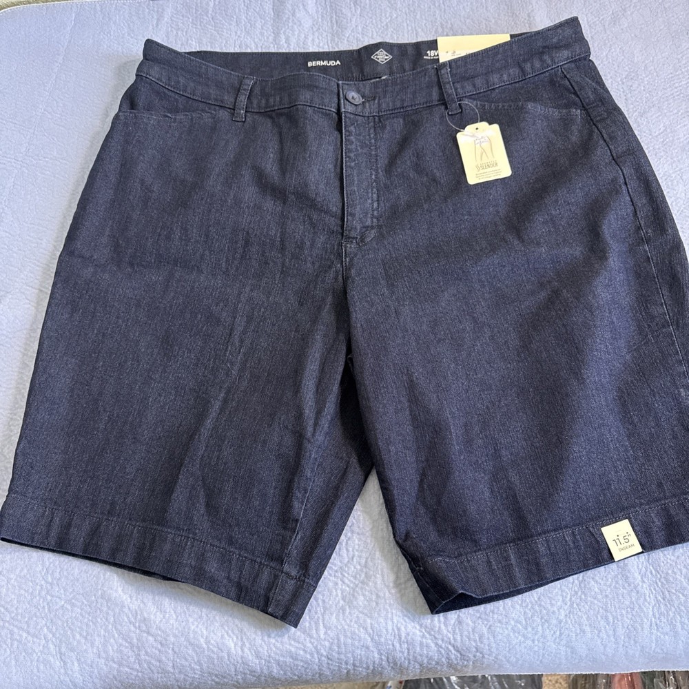 Women’s Bermuda Shorts Size 18 W Inseam 11.5” Dark Blue Secretly Slender F