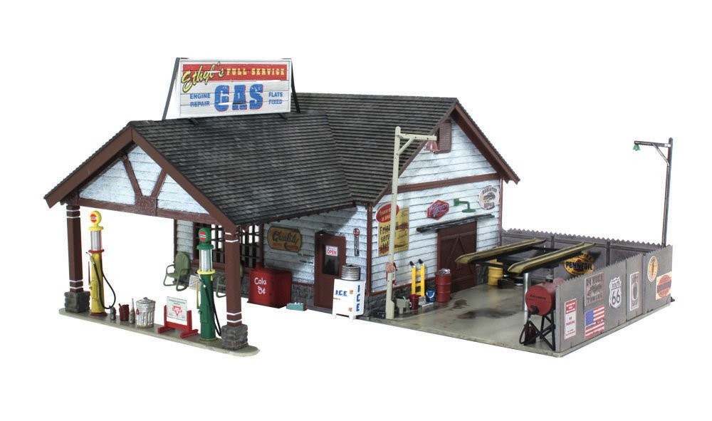 Woodland Scenics O Scale Built-&-Ready Ethyl's Gas & Service