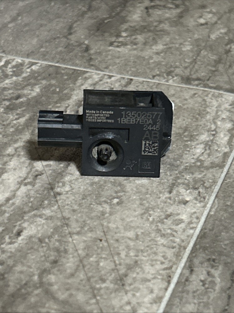 2010-17 Cadillac Equinox Traverse Enclave 13502577 Crash Impact Sensor