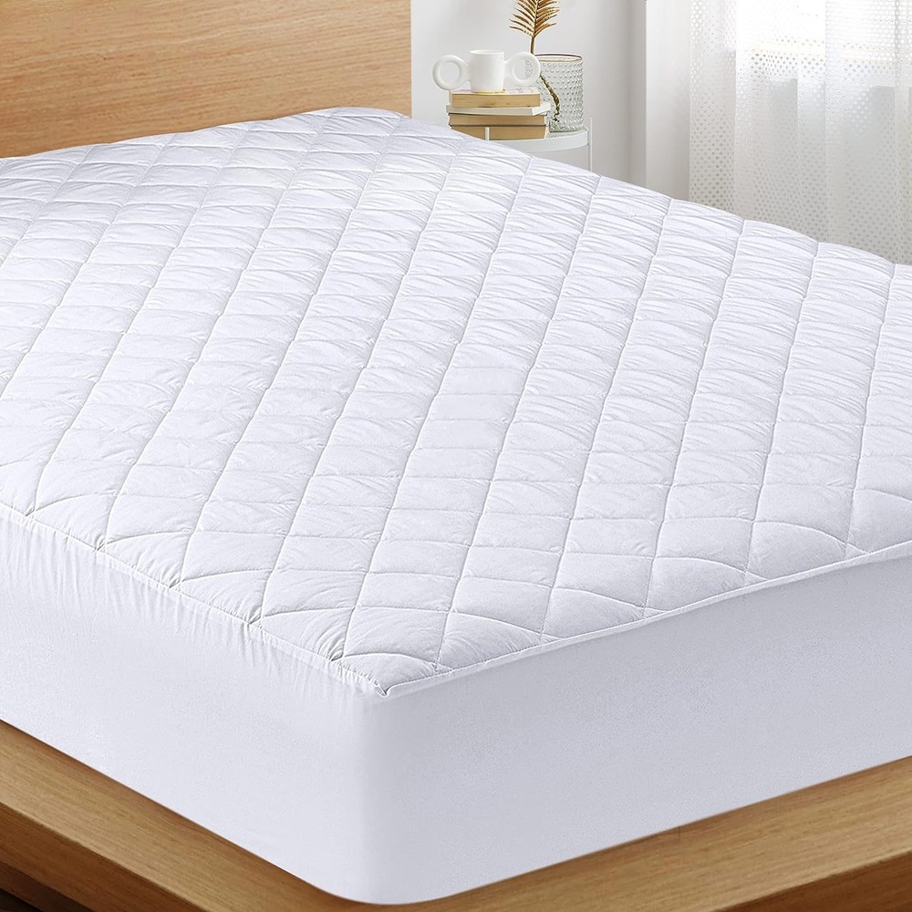 Utopia Bedding Queen Quilted Fitted Mattress Pad in White, Pack of 1