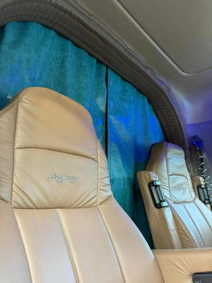 Peterbilt 386 Middle Roof Sleeper Curtains Privacy Curtains