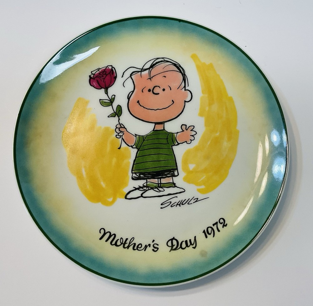 Schmid Peanuts Mother’s Day Collector Plate 1972 Linus With Rose