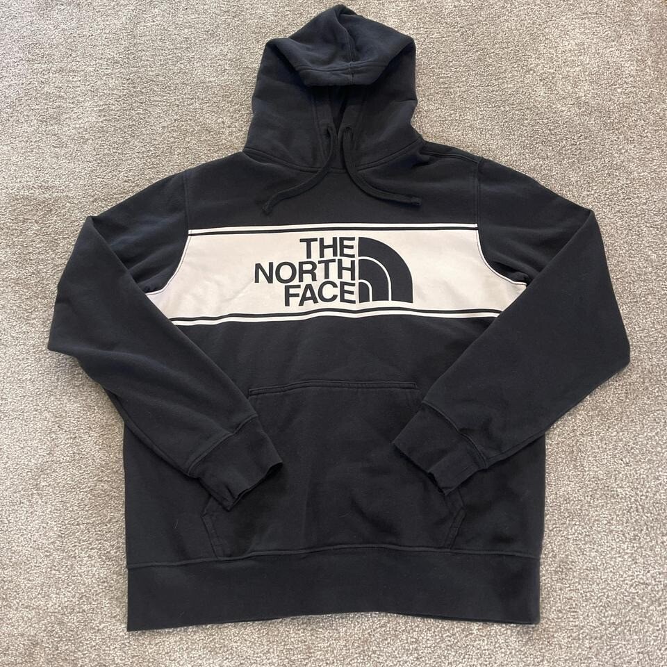 The North Face Black Medium Hoodie – Outdoor Adventure & Streetwear Pullover  