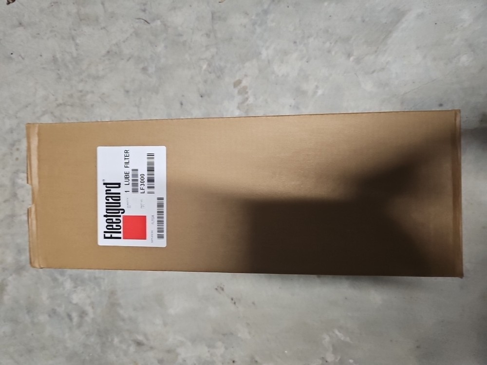 FleetGuard LF3000 Heavy Duty Oil Filter for Maximum Engine Protection