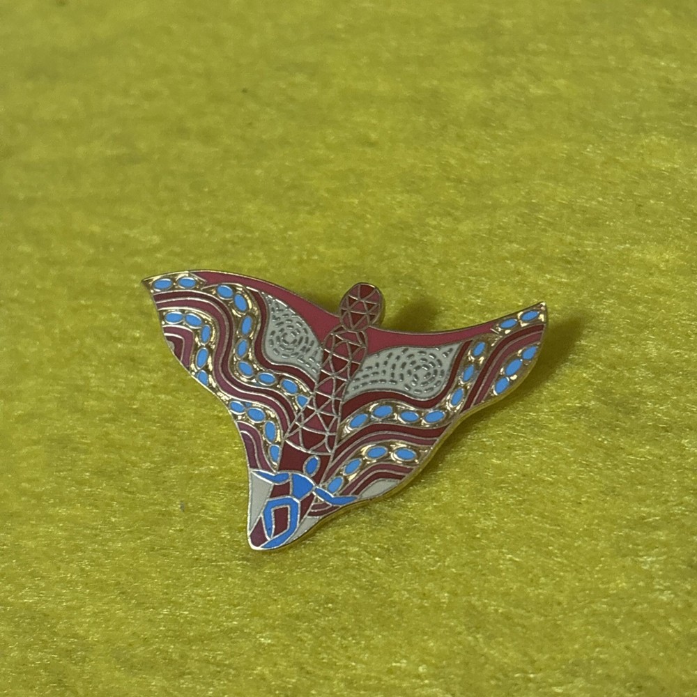 Disney Epcot Parade Collectible Pin - Limited Edition Souvenir