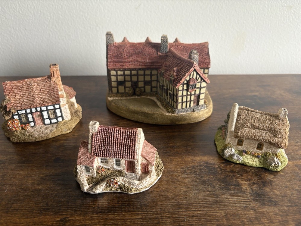 EUC LILLIPUT LANE Lot of 4 Handmade UK Cottages Collectible Miniatures