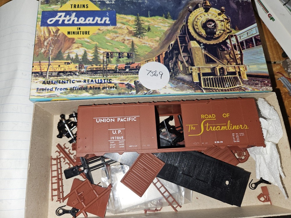 ATHEARN UNION PACIFIC STREAMLINER FREIGHT CAR KIT, UNASSEMBLED NEW