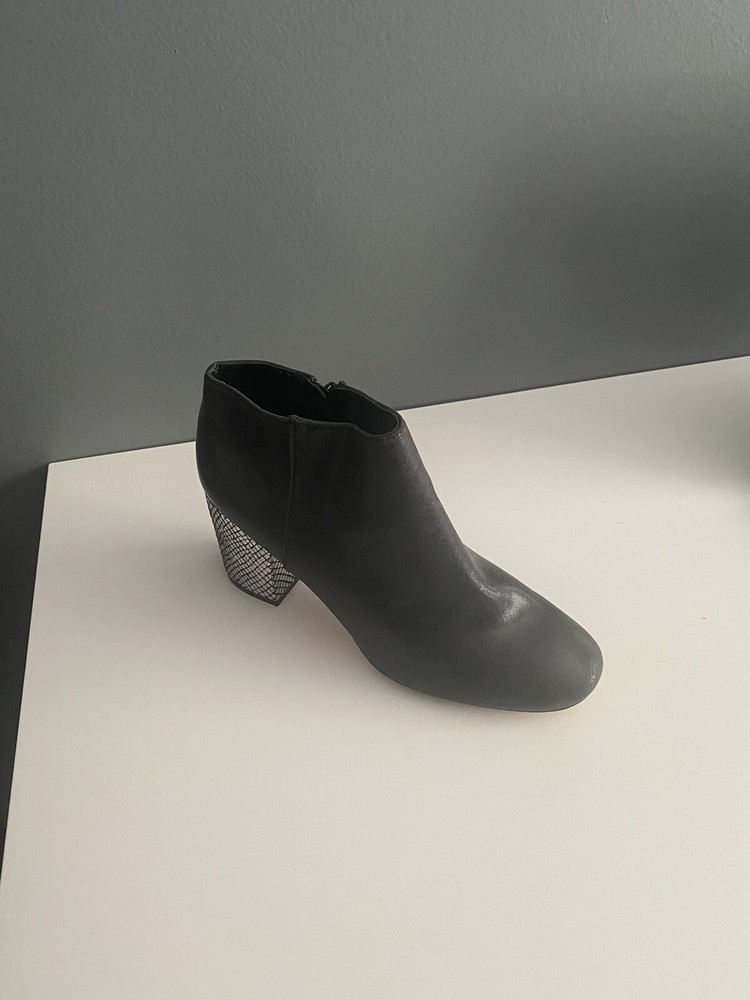 Katy Perry Corra Ankle Boots in Size 8M Women's Fashion Footwear