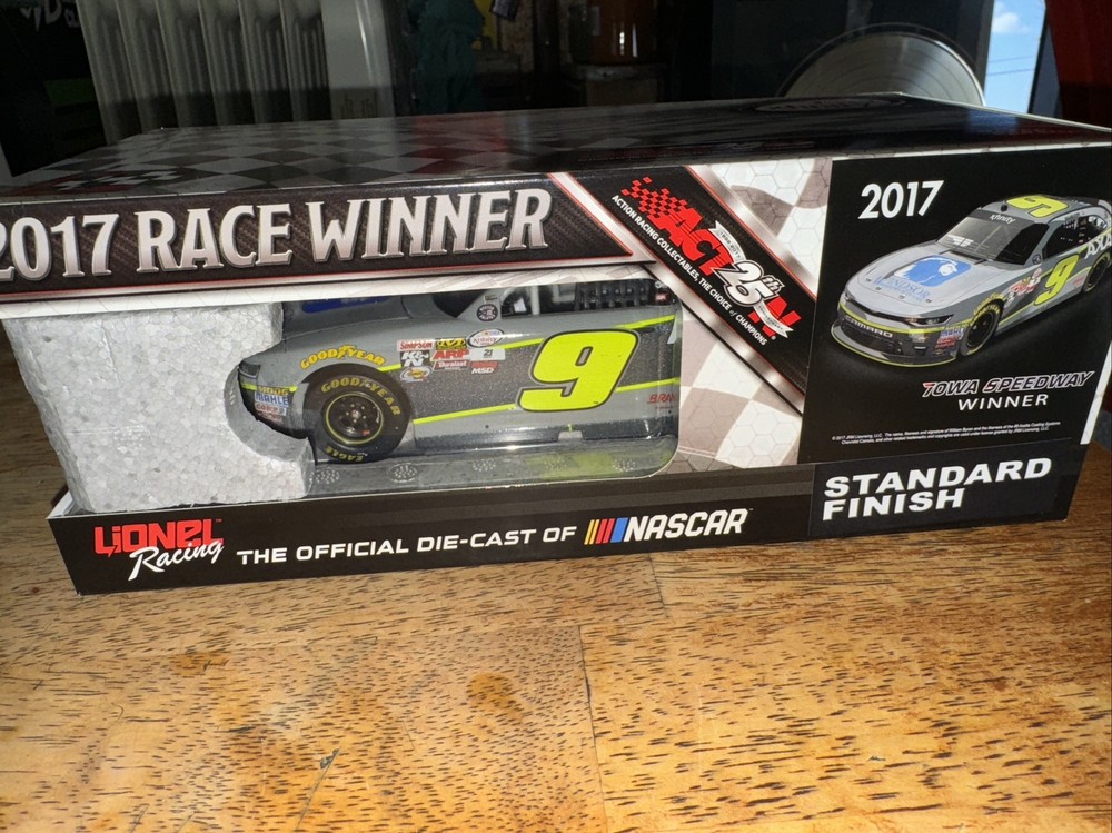 2017 William Byron #9 Iowa Race Win Axalta Signed 1/24 Diecast