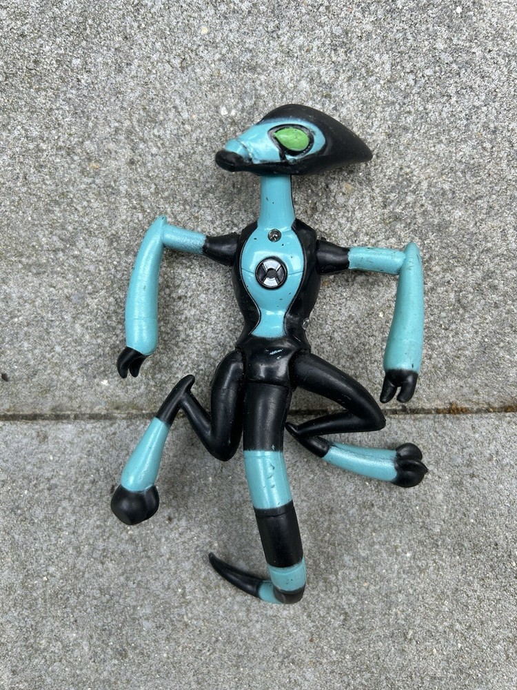 2017 Playmates Toys BEN 10 DNA Alien Heroes XLR8 Action Figure Blue Cartoon