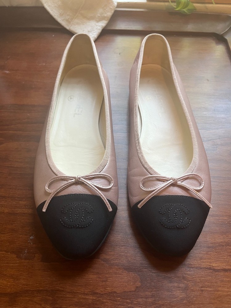 Chanel light pink ballet flats size 38 classic elegance