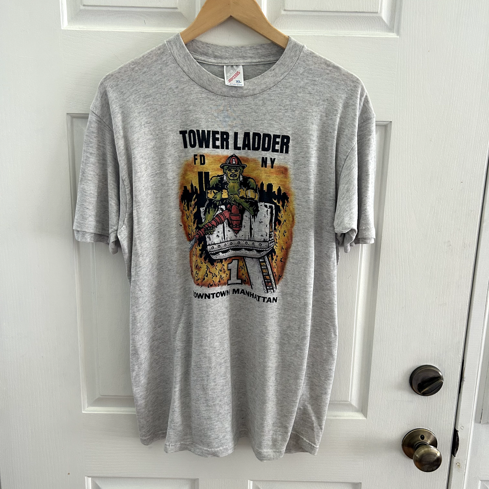 Vintage FDNY NYC Fire Department XL T-Shirt Twin Towers 9/11 Memorial