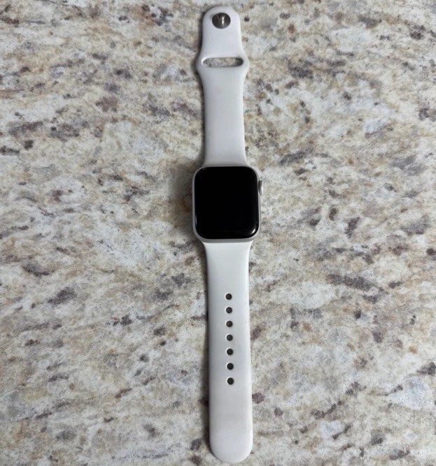 Apple Watch Series 4 40mm GPS Silver Aluminum Case