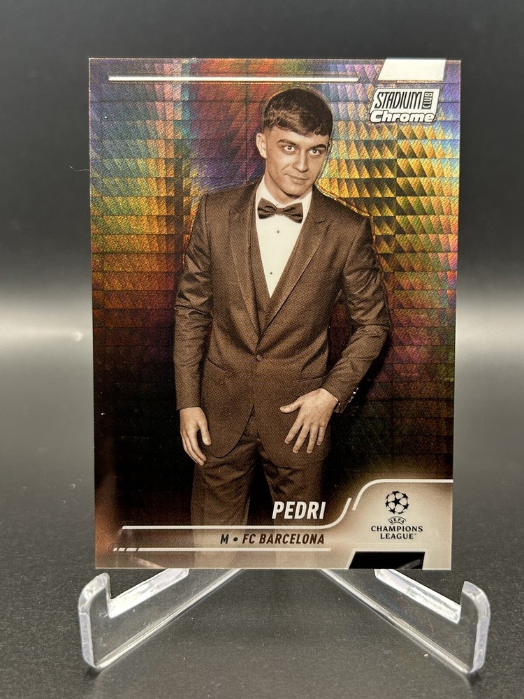 2021-22 Topps Stadium Club Chrome UCL Pedri Sepia Prism Refractor /75