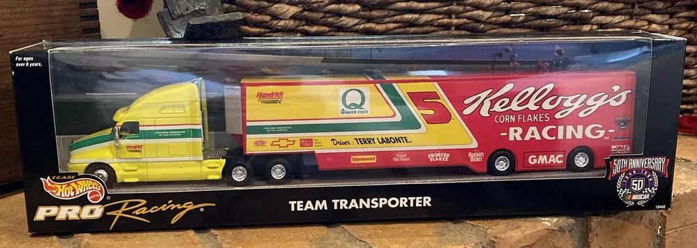 Hot Wheels Pro Racing Kellogg’s Racing Team Transporter 50th Anniversary