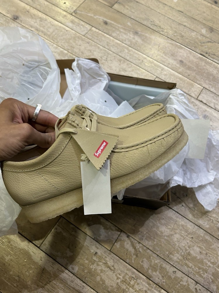 Supreme x Clarks Wallabee Size 8.5 Beige Natural Reflection Sneakers