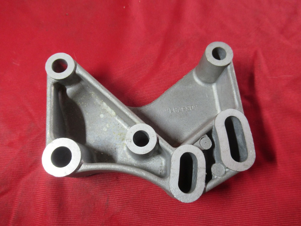 Original Alfa Romeo 33 Anno Fab. 90 - 94 bearing / support for servo pump