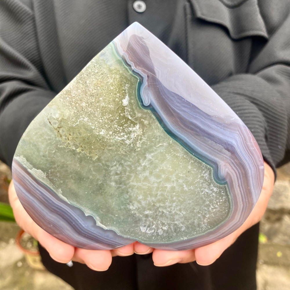 240G Natural striped agate crystal cave carved heart-shaped quartz crystal-
