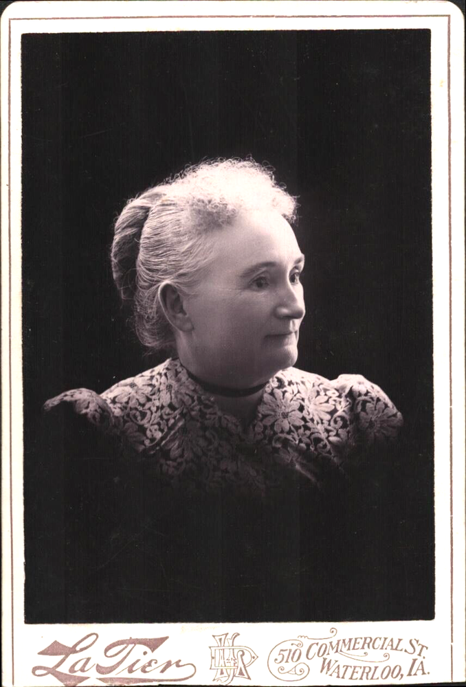 1880s WATERLOO, IOWA antique cabinet card photograph MATRONLY OLDER WOMAN - G9