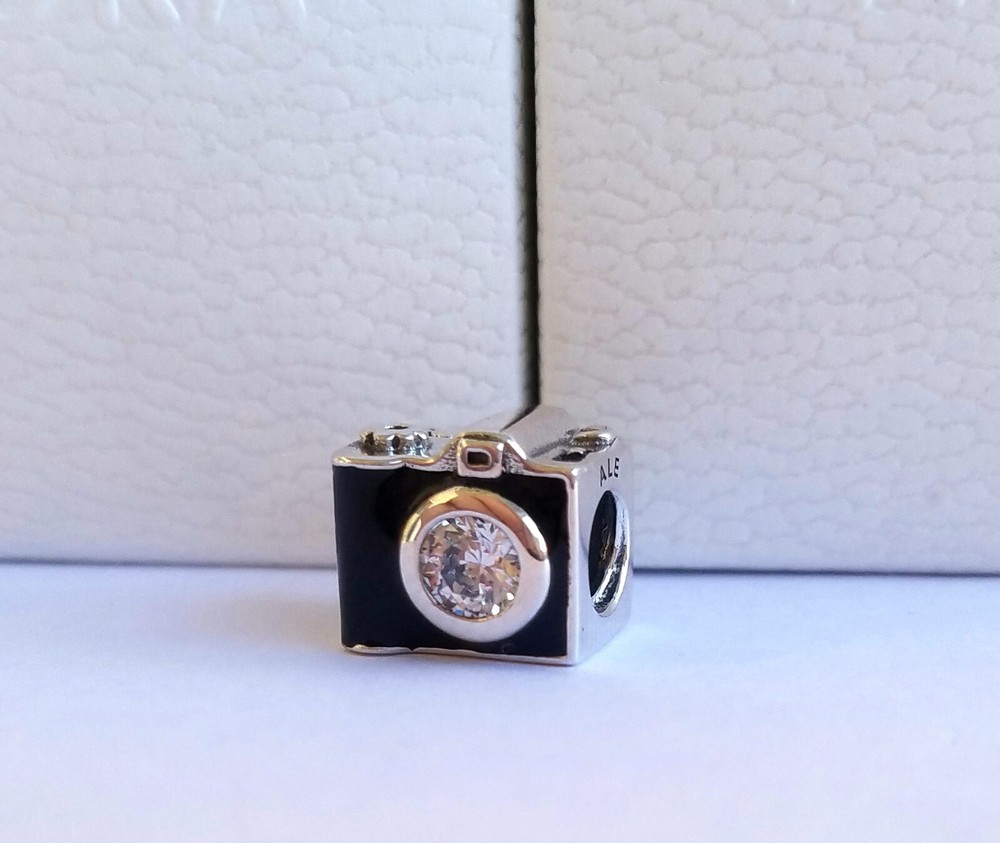 New Pandora Authentic Sentimental Snapshot Camera Charm