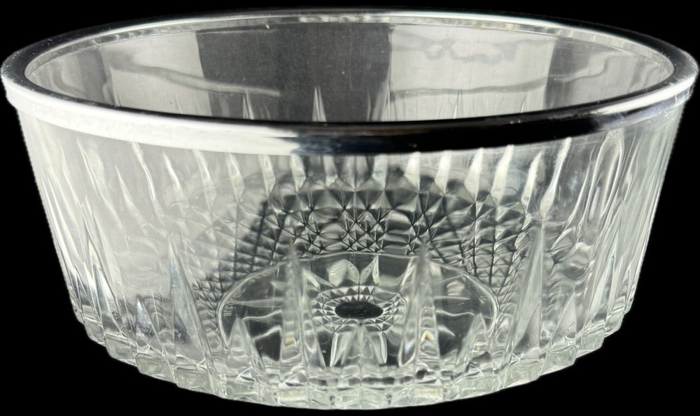 Vintage Arcoroc France 9-inch Starburst Diamond Glass Serving Bowl Large Salad Dish Crystal