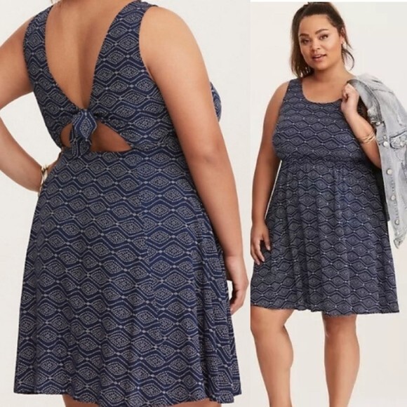 Torrid Plus Sz 1X Navy Blue Challis Open Back Sleeveless Dress Lightweight