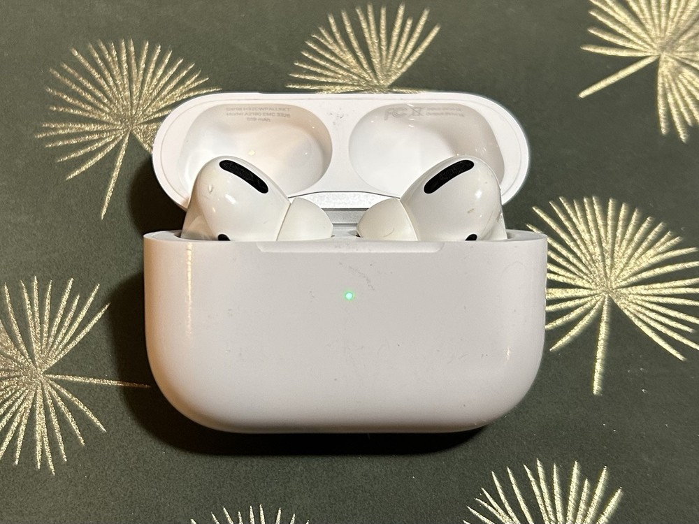 Apple AirPods Pro 1st Gen A2083 Wireless Earbuds