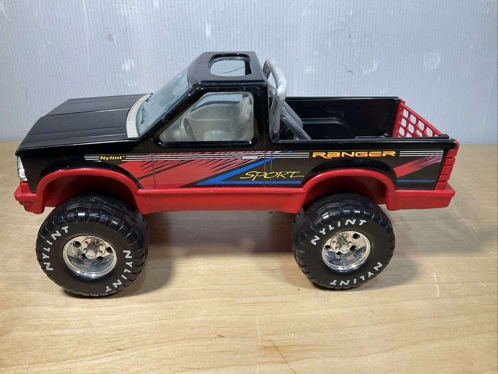 Vintage Nylint Ford Ranger Sport Pickup 4x4 Off Road 10-3/4”x5.5”x5.5”