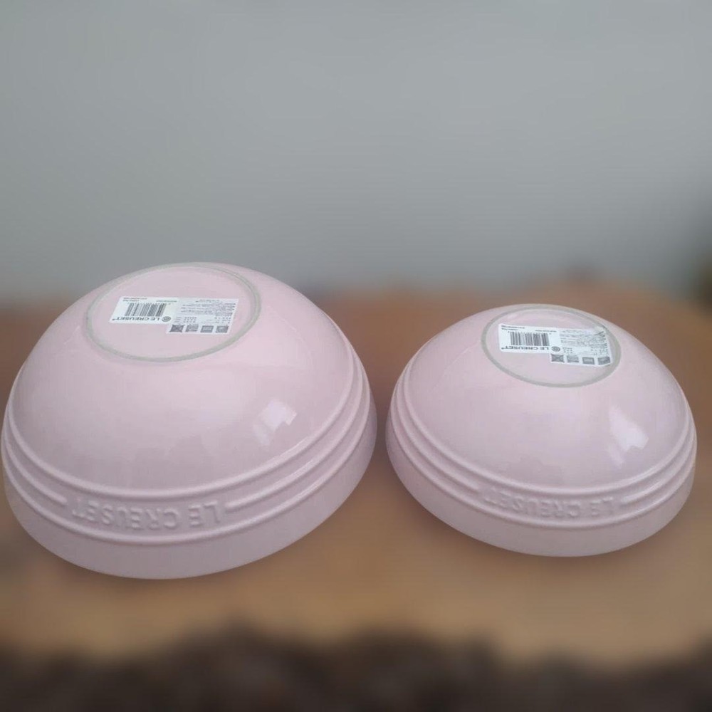 LE CREUSET Round Bowl Set of 2 Pink Small and Large Stoneware Japan New Unu