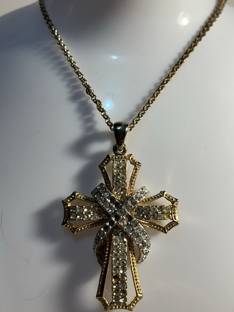 Elegant Gold Tone Religious Cross Chain for Fashion and Faith