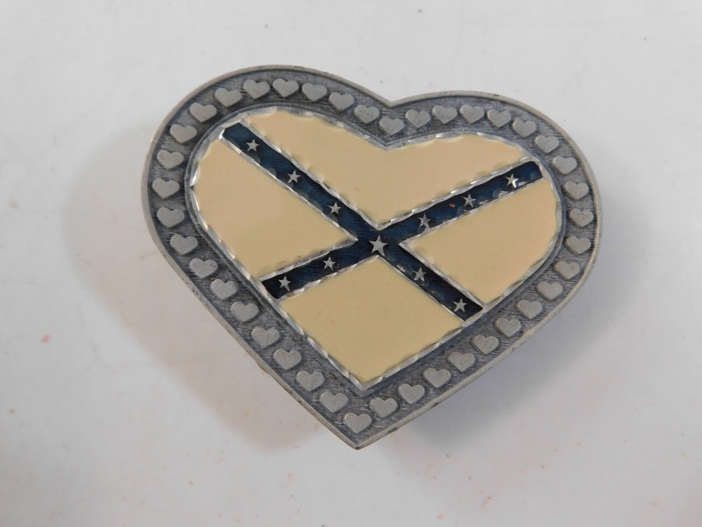 2002 WHITE HEART SHAPE & X PATTERN WITH STARS BELT BUCKLE WHITE ENAMEL NEW