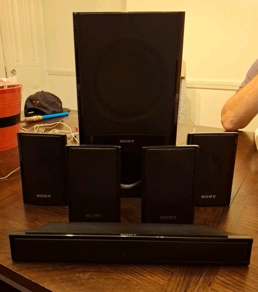 Sony 5.1 Speaker System with Subwoofer SS-WSB92 and Matching Speakers SS-TSB95 SS-CTB92