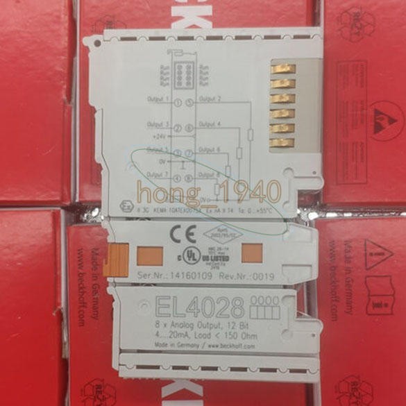 One New Beckhoff EL4028 PLC module