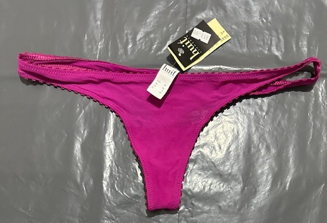 Huit Thong panties