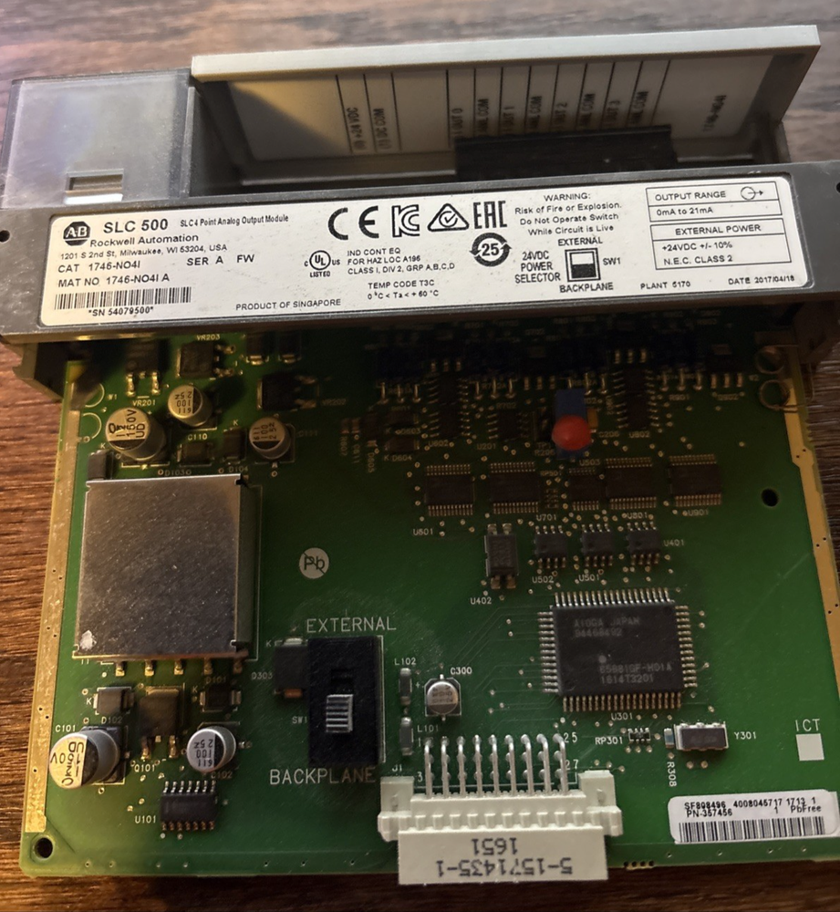 Allen-Bradley SLC 500 1746-no4i ser A power analog output module