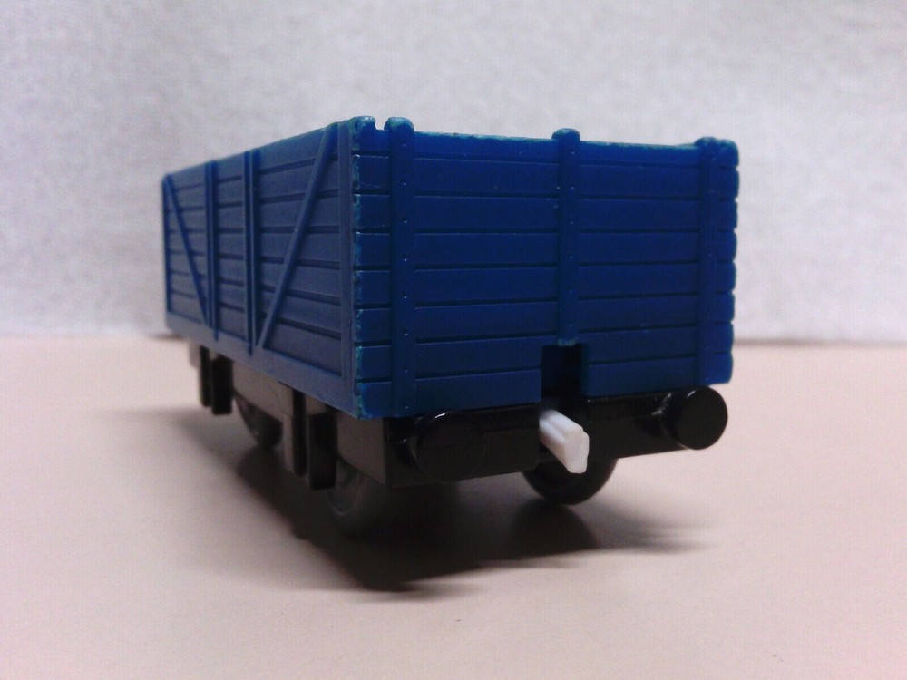 Thomas and Friends Trackmaster Blue Cargo Car Truck Wagon (Broken Coupling)