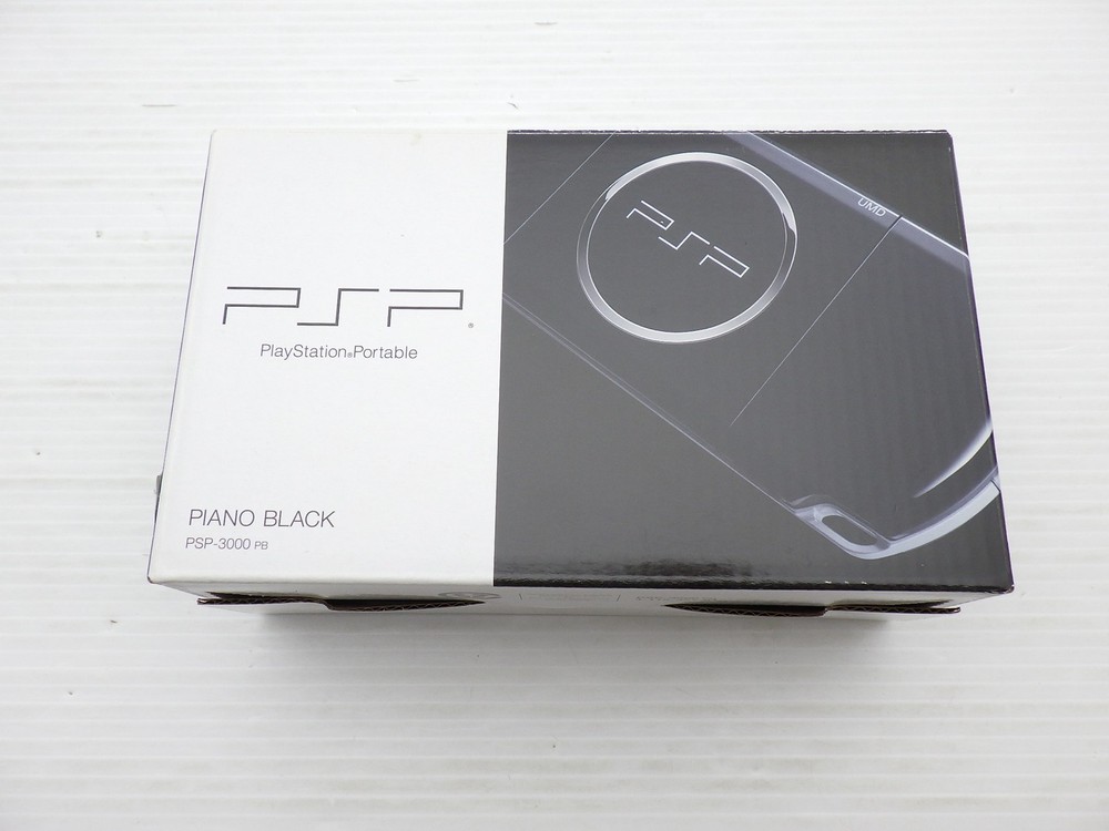 PSP-3000 Piano Black Japanese Edition Gaming Console 9000023472915