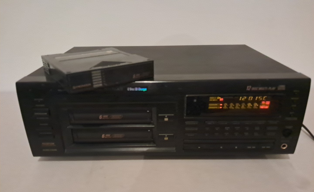 Pioneer PD-DM802 Vintage 12 Disc Multi-Play CD Changer - Partially Tested - Read