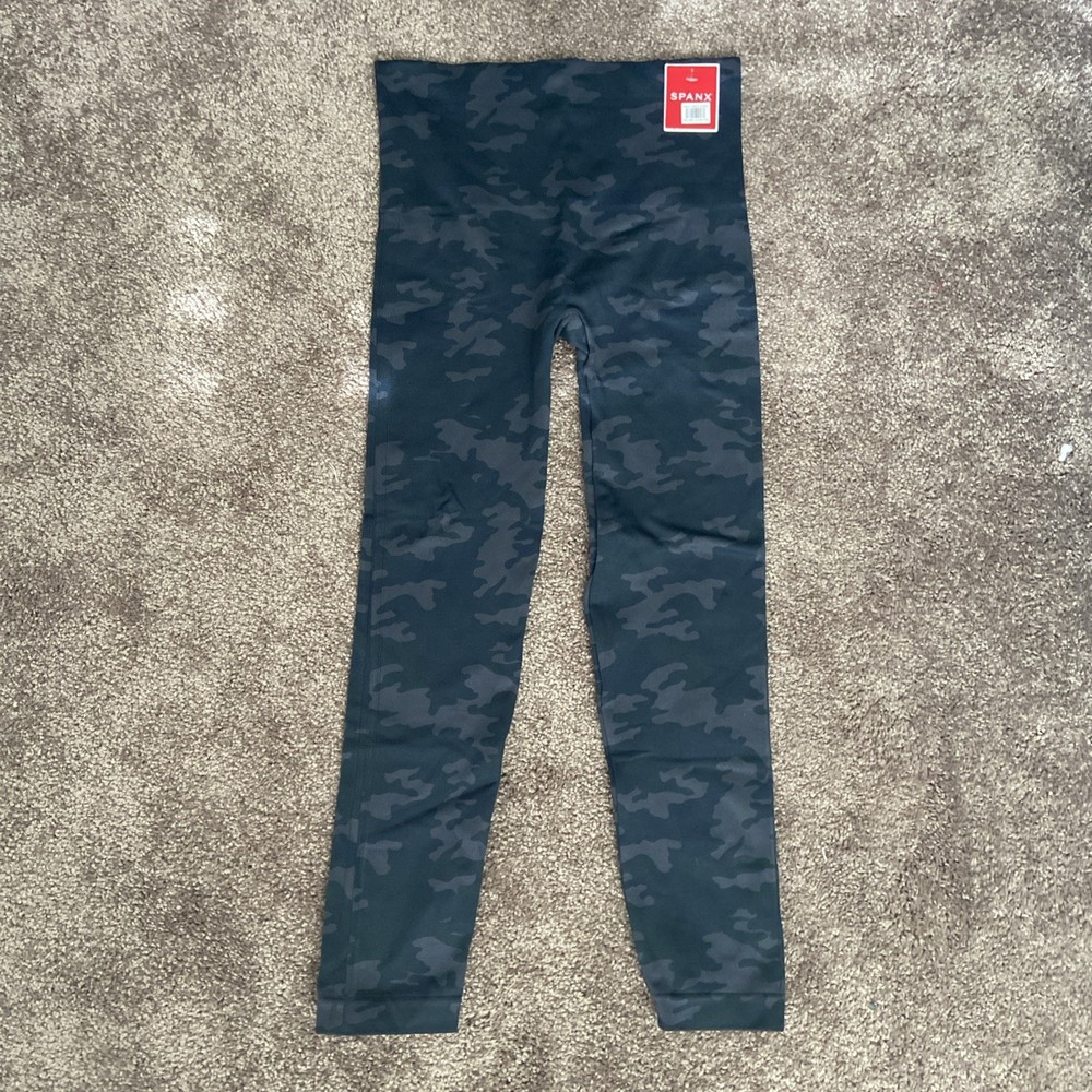 Spanx Seamless Camo Leggings Pants Womens L Black Purple Baddie Preppy Workout