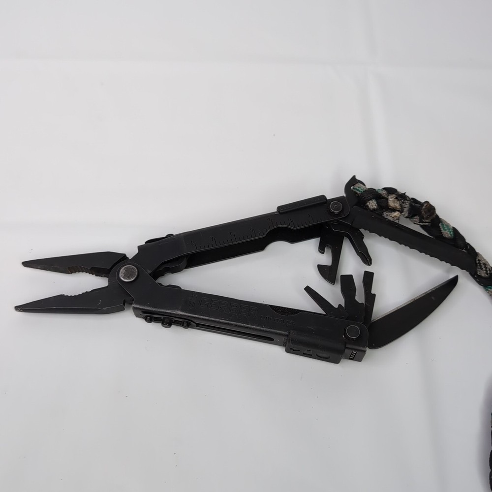 Gerber Multi-Tool 8-in-1 Stainless Steel Plier Knife & Screwdriver