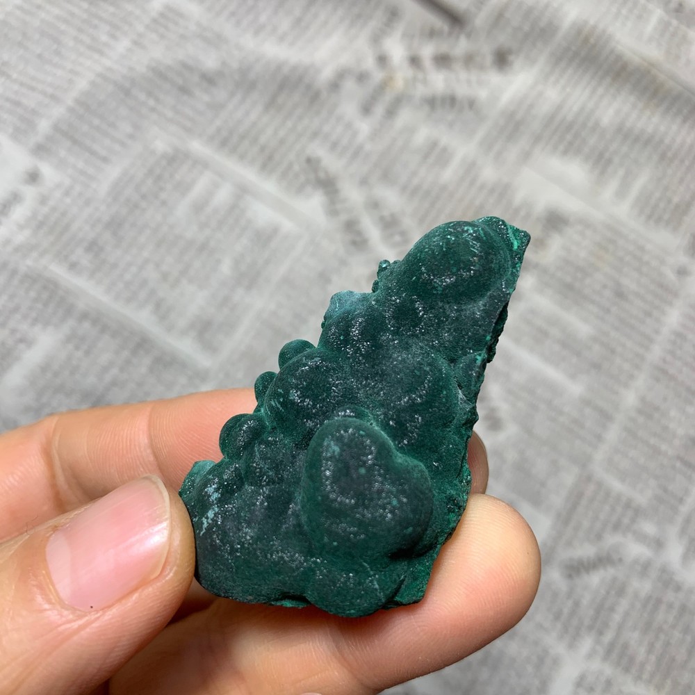 29g   Natural malachite velvet quartz crystal luster mineral specimen