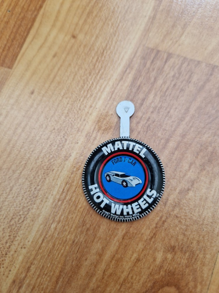 VINTAGE HOT WHEELS REDLINE FORD J CAR TINPLATE BUTTON BADGE