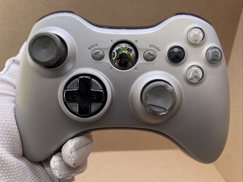 Microsoft OEM Silver Twist Controller Xbox 360 Controller No Back