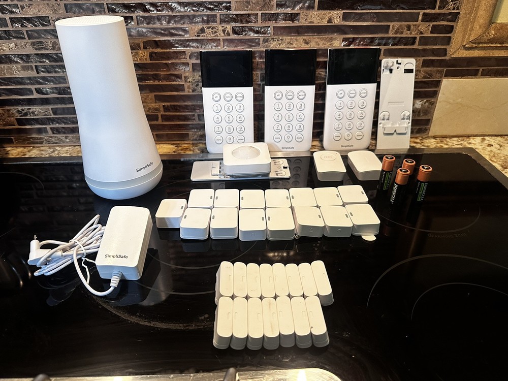 SimpliSafe Gen 3 Home Security Kit with 21 Pieces Including 15 Window Monitors and 3 Keypads