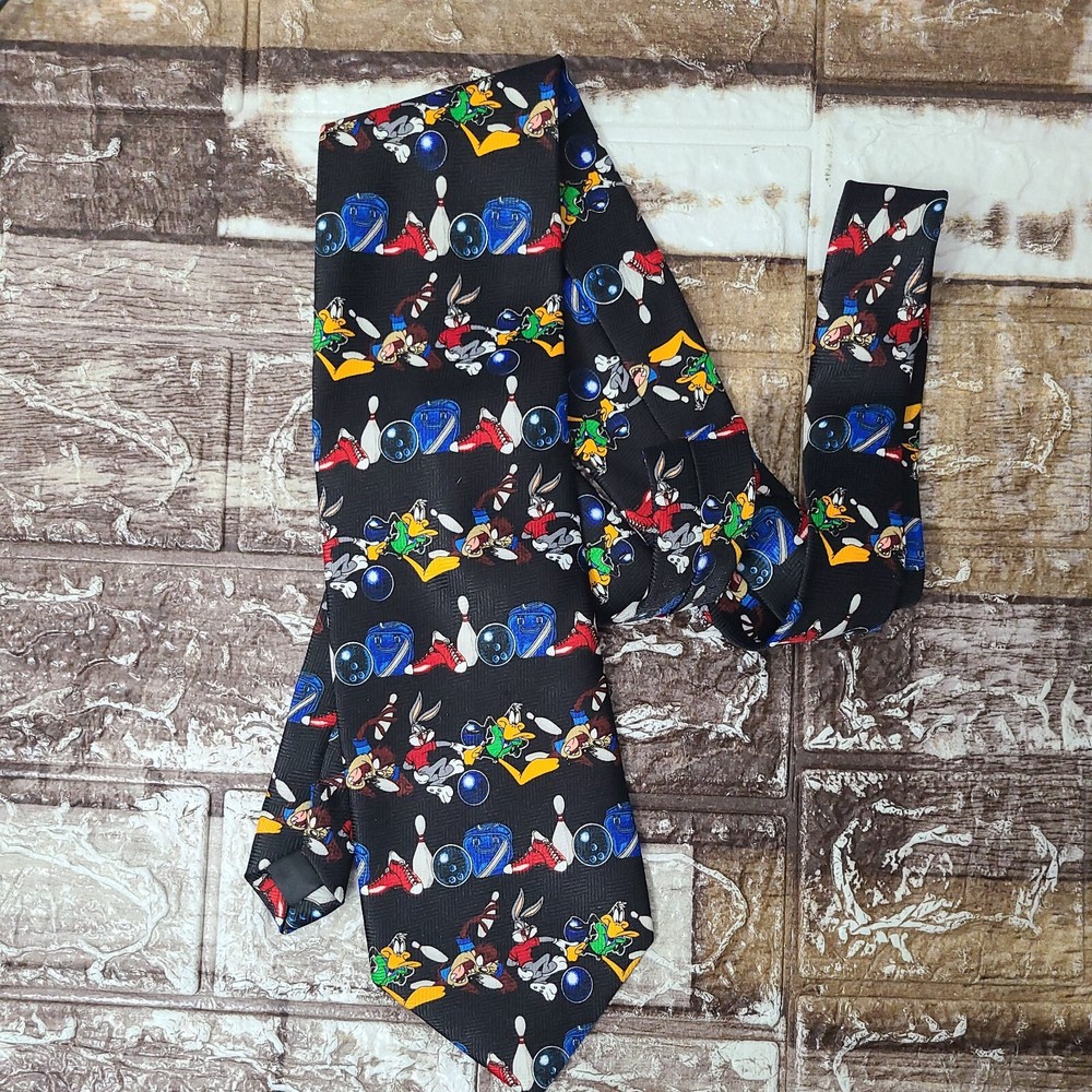 Vintage Looney Tunes Bowling Tie featuring Tasmanian Devil Daffy Duck Bugs Bunny