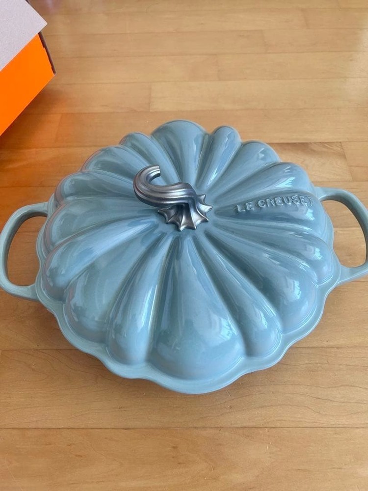 Le Creuset Signature Buffet Casserole Pumpkin Silver Knob